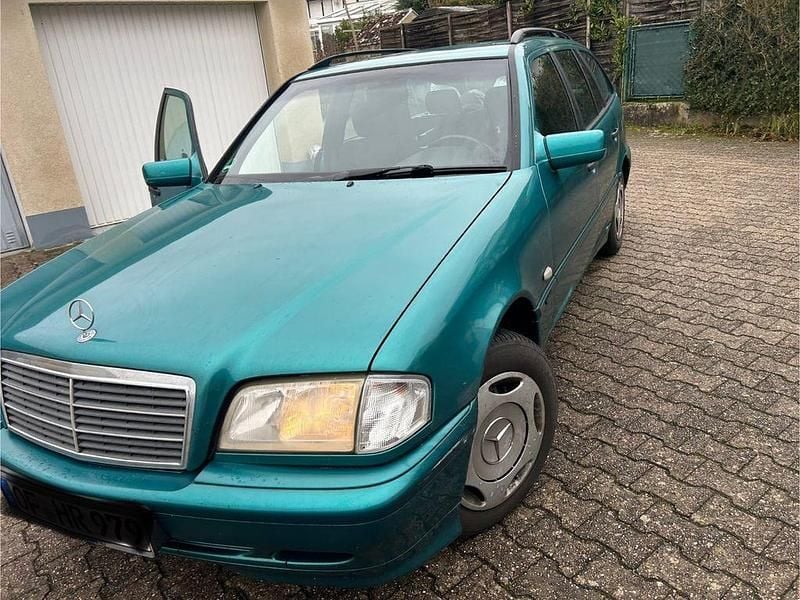 Grün Gebraucht 1999 Mercedes C180 Kombi | 1.999 € (Superpreis) - Bild 1/4