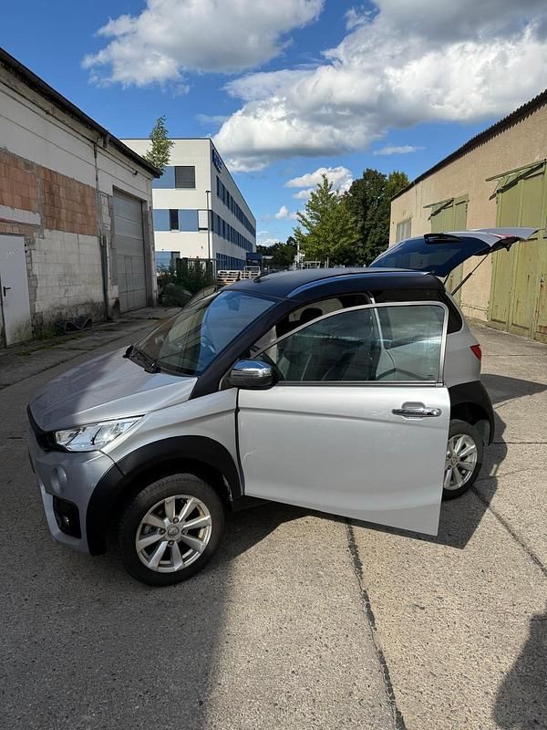 Silber Gebraucht 2021 Aixam Crossover Premium Kleinwagen | 10.900 € (Guter Preis) - Bild 1/4