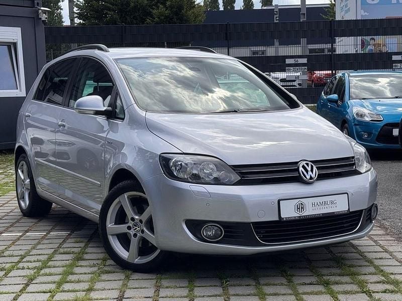Silber Gebraucht 2013 VW Golf VII Life Limousine | 6.970 € (Guter Preis) - Bild 1/4
