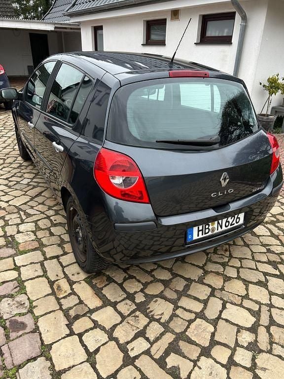 Gebraucht Renault Clio II Dynamique 88 PS (64 kW) 2007 Schwarz Limousine