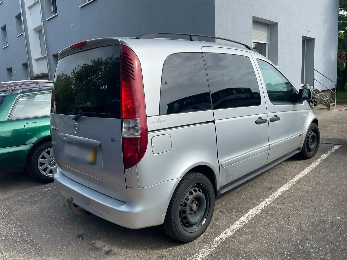 Gebraucht Mercedes Vaneo 107 PS (78 kW) 2005 Silber Van / Kleinbus