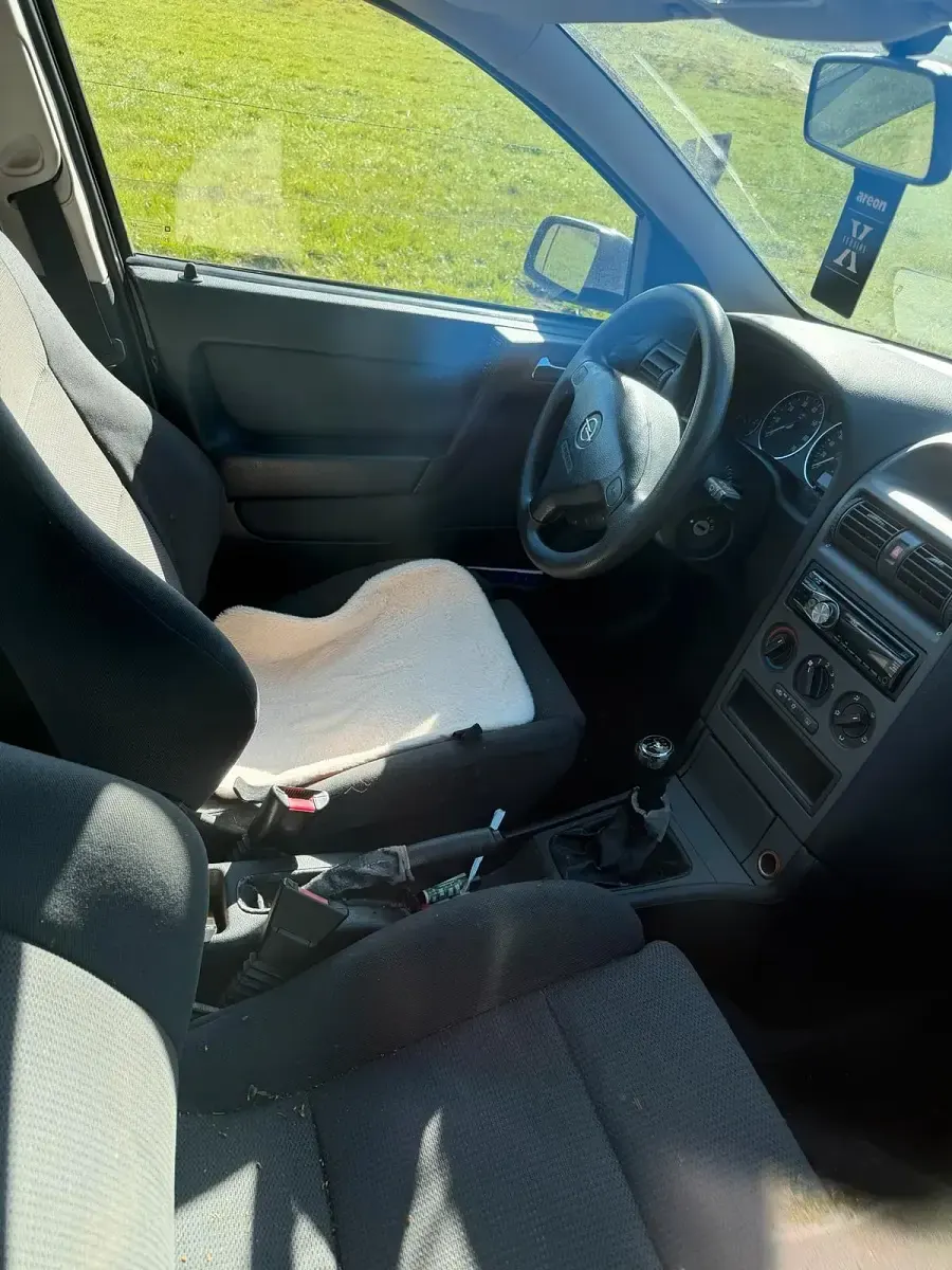 Gebraucht Opel Astra 75 PS (55 kW) 2004 Grün Limousine