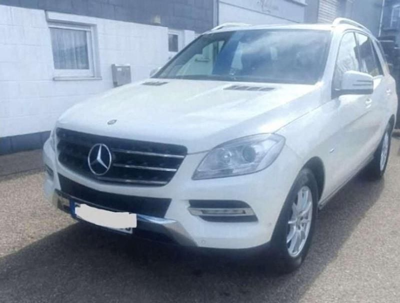 Gebraucht Mercedes ML250 204 PS (150 kW) 2012 Weiß SUV
