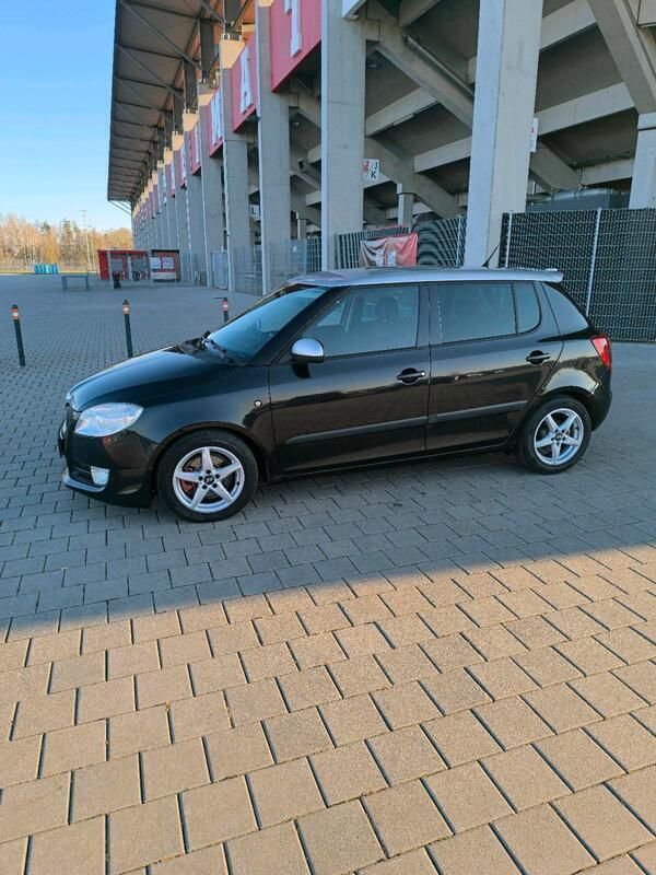 Schwarz Gebraucht 2009 Skoda Fabia SportLine Kleinwagen | 3.100 € (Fairer Preis) - Bild 1/4