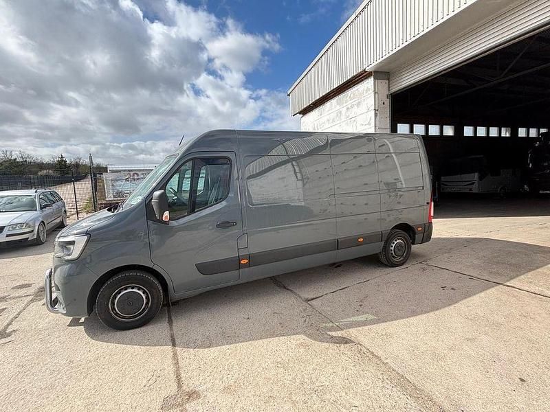 Second-hand Renault Master 150 CP (110 kW) 2024 Gri Monovolum