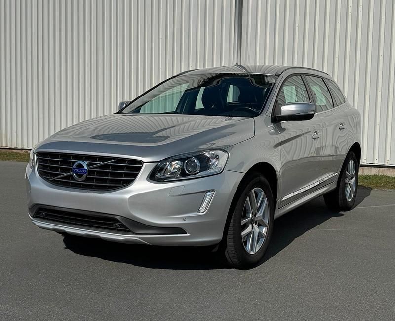 Gebraucht Volvo XC60 Summum 120 PS (88 kW) 2016 Silber SUV