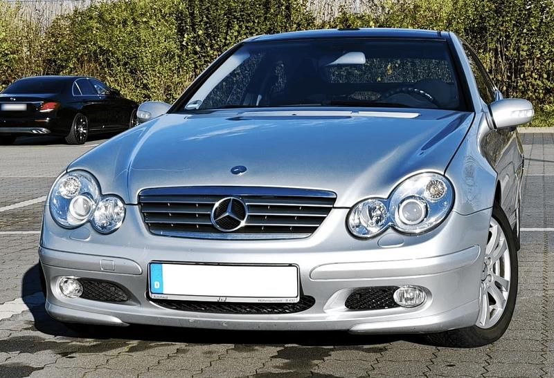 Gebraucht Mercedes C200 163 PS (119 kW) 2003 Silber Coupé
