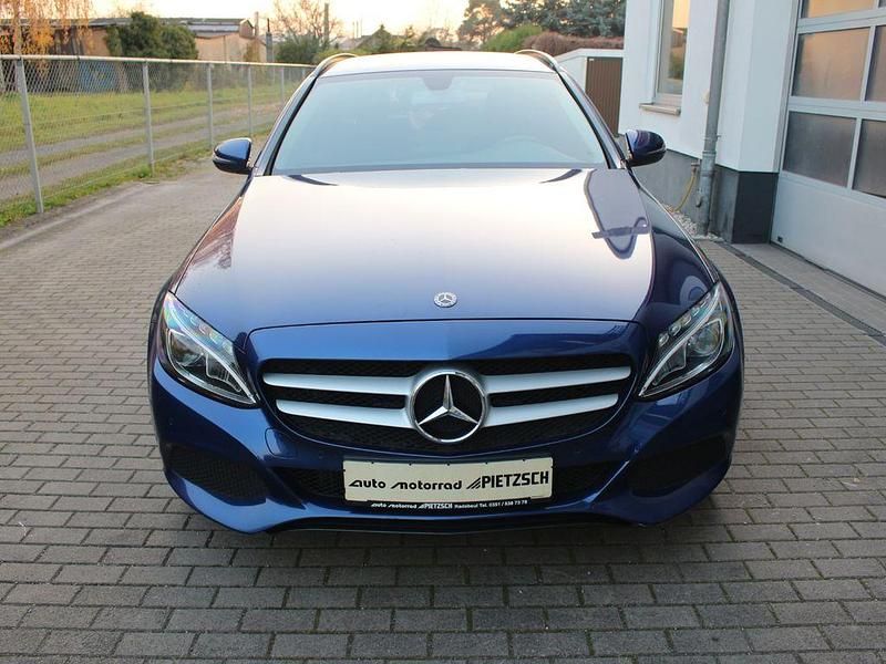Gebraucht Mercedes C220 170 PS (125 kW) 2017 Brillantblau Kombi