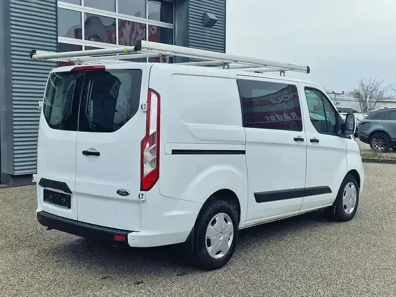 Second-hand Ford Transit Custom 84 CP (61 kW) 2022 Alb Berlinǎ