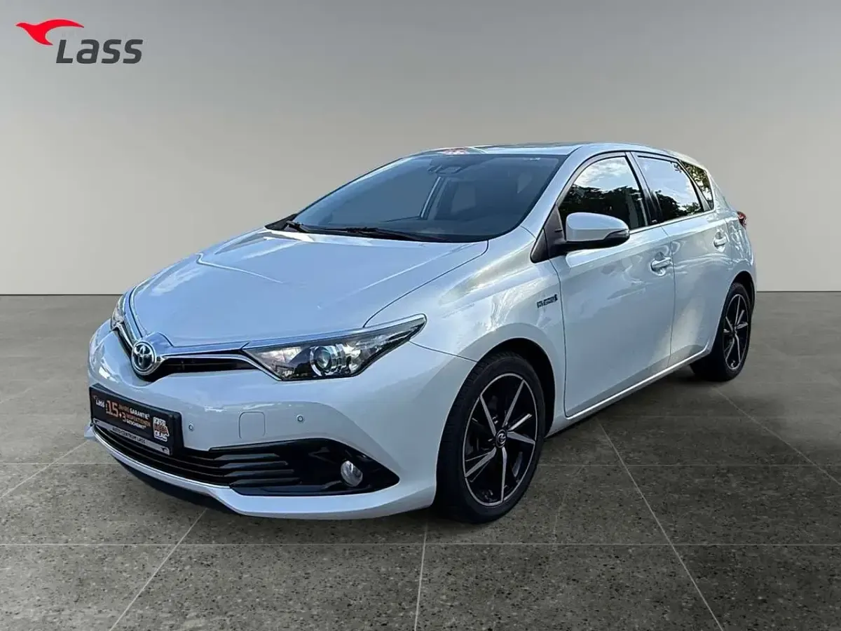 Gebraucht Toyota Auris Hybrid Basis 136 PS (100 kW) 2017 Weiß Limousine