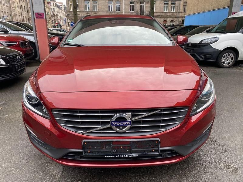 Gebraucht Volvo V60 Momentum 179 PS (131 kW) 2013 Rot Kombi