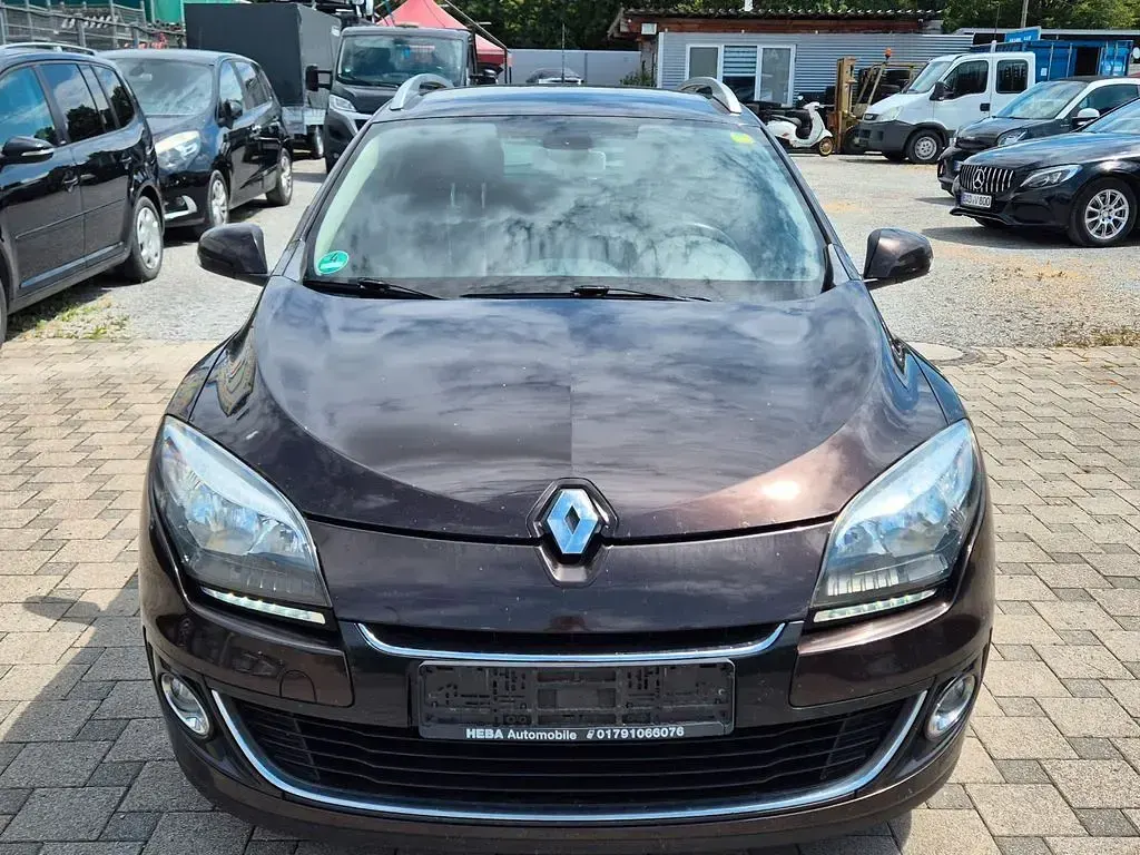 Gebraucht Renault Mégane Dynamique 131 PS (96 kW) 2013 Braun Limousine