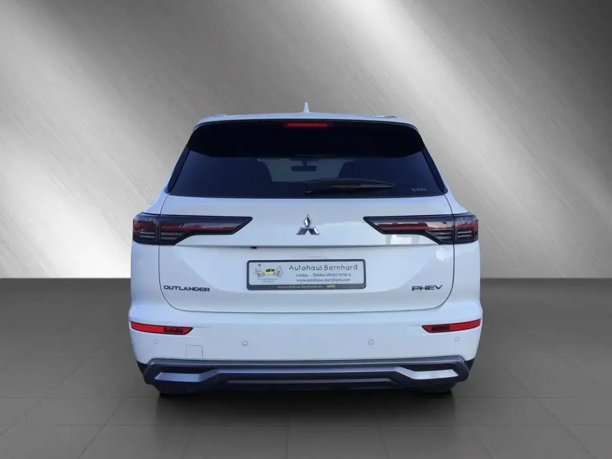 Gebraucht Mitsubishi Outlander P-HEV Edition 136 PS (100 kW) 2025 Andenweiss SUV