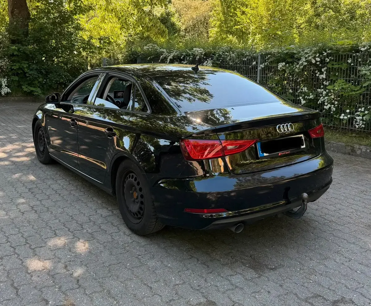 Gebraucht Audi A3 110 PS (80 kW) 2015 Schwarz Limousine