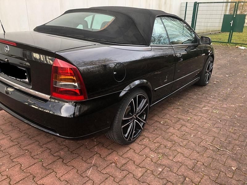 Gebraucht Opel Astra Cabriolet 125 PS (91 kW) 2003 Schwarz Cabrio