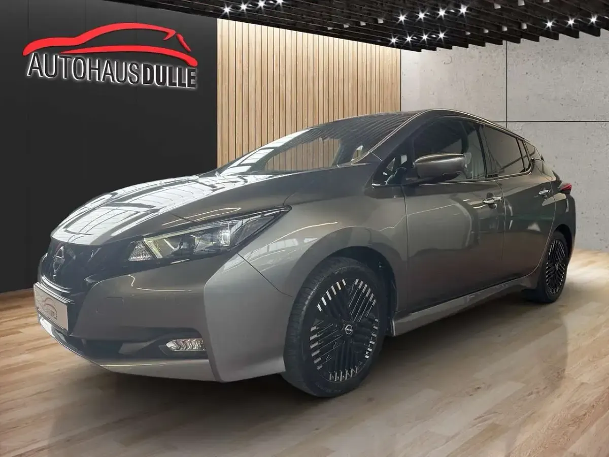 Brugt Nissan Leaf Tekna 110 kW (150 HK) 2022 Grå Hatchback