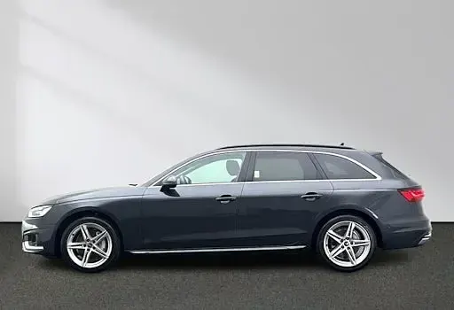 Second-hand Audi A4 Advanced 204 CP (150 kW) 2023 Gri Break