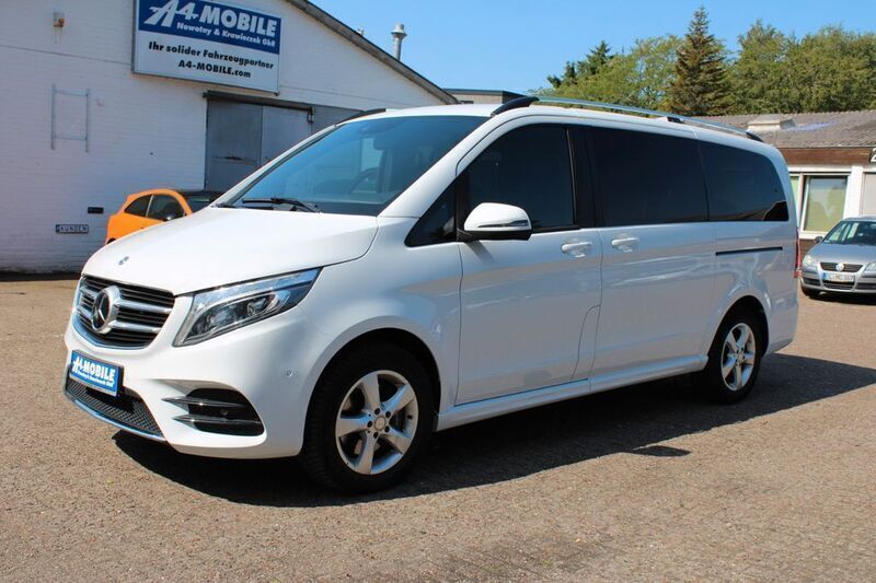 Bergkristallweiß metallic Gebraucht 2017 Mercedes V250 AMG line Van / Kleinbus | 43.999 € (Fairer Preis) - Bild 1/4
