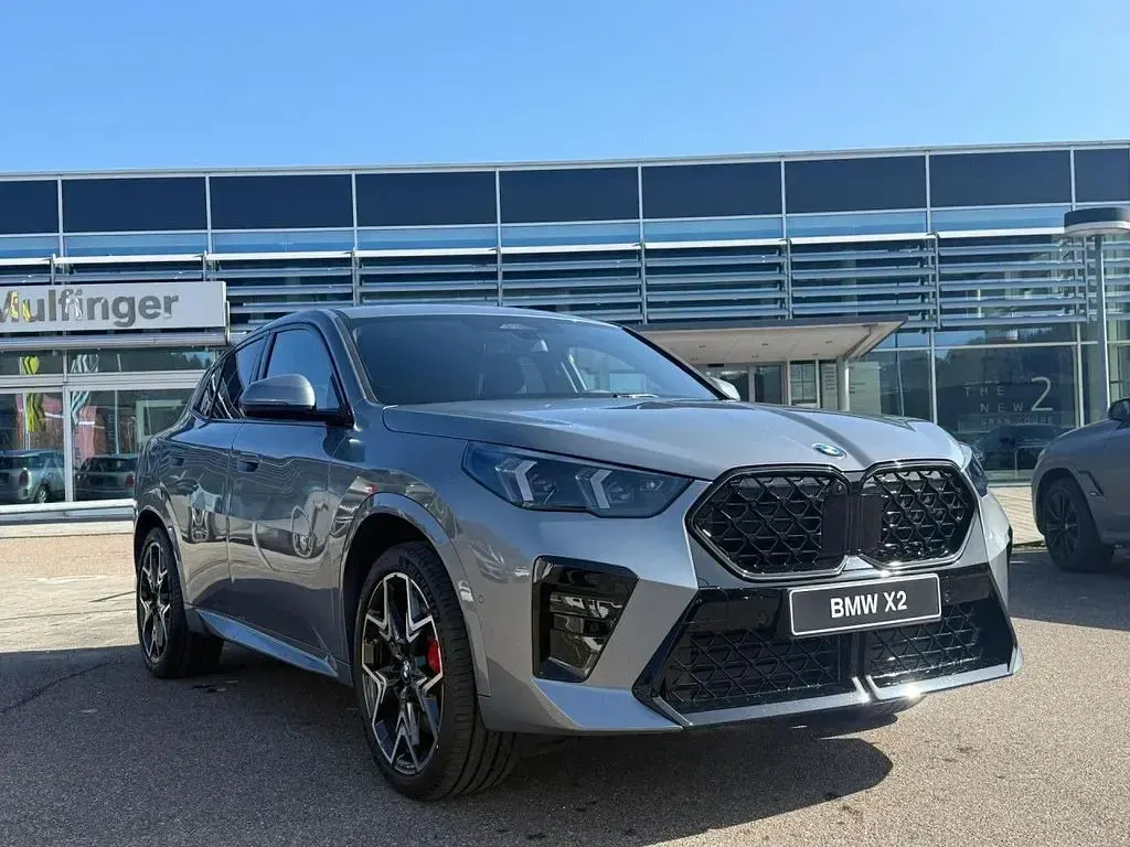 Gebraucht BMW X2 M Sport 156 PS (114 kW) 2026 Skyscraper grau metallic SUV