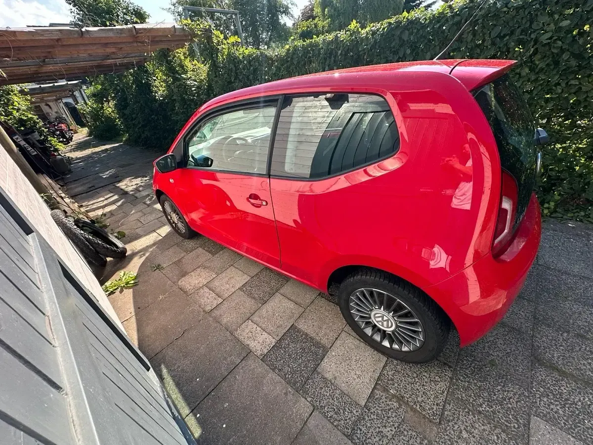 Gebraucht VW up! 60 PS (44 kW) 2012 Rot Kleinwagen
