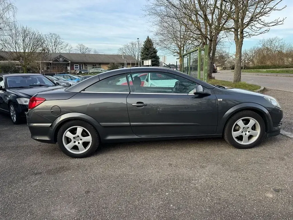 Gebraucht Opel Astra Edition 116 PS (85 kW) 2009 Grau Cabrio