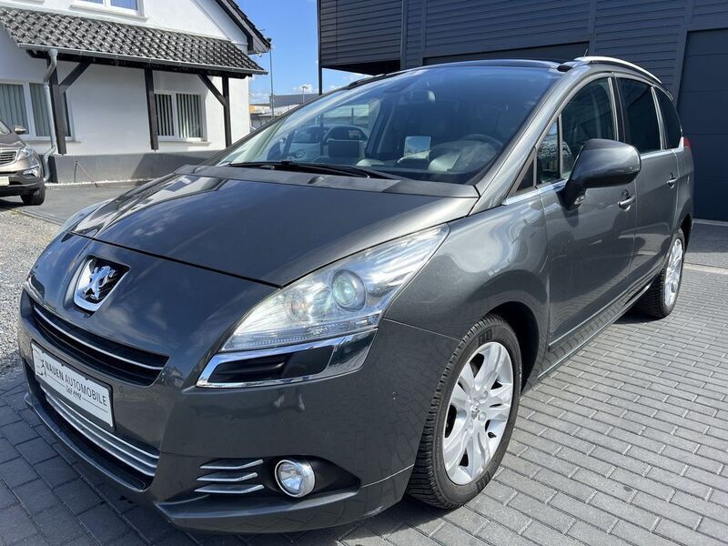 Grau Gebraucht 2012 Peugeot 5008 Allure Van / Kleinbus | 5.470 € (Fairer Preis) - Bild 1/4