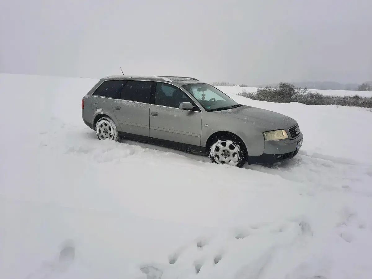 Gebraucht Audi A6 Basis 170 PS (125 kW) 2002 Grau Kombi