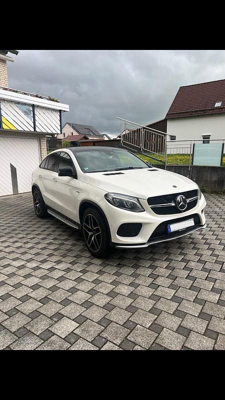 Weiß Gebraucht 2016 Mercedes GLE450 AMG AMG SUV | 39.900 € - Bild 1/4
