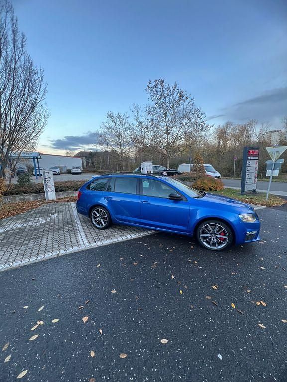Blau Gebraucht 2015 Skoda Octavia RS Kombi | 15.450 € (Fairer Preis) - Bild 1/4