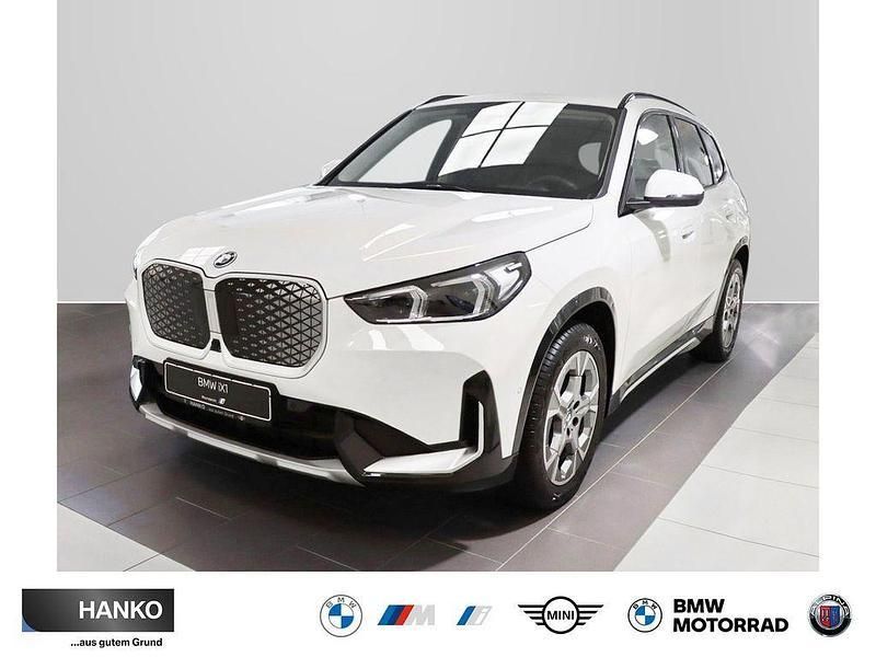 Alpinweiss iii Neu 2025 BMW iX1 xLine SUV | 51.250 € (Etwas zu teuer) - Bild 1/4