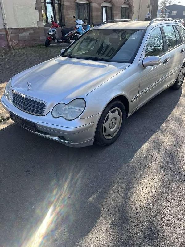 Gebraucht Mercedes C200 Classic 122 PS (89 kW) 2003 Silber Kombi