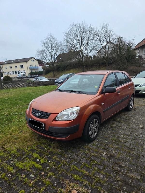 Gebraucht Kia Rio 97 PS (71 kW) 2009 Orange Kleinwagen