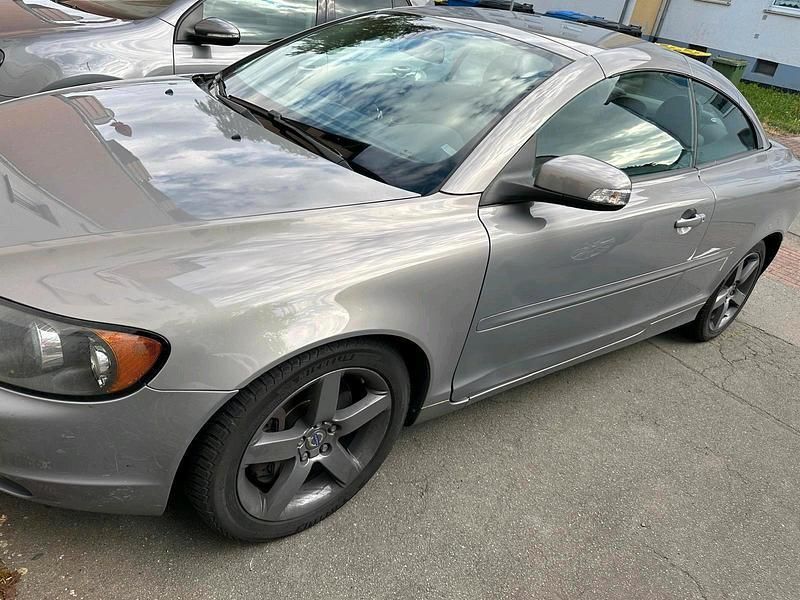 Grau Gebraucht 2007 Volvo C70 Cabrio | 4.500 € - Bild 1/4