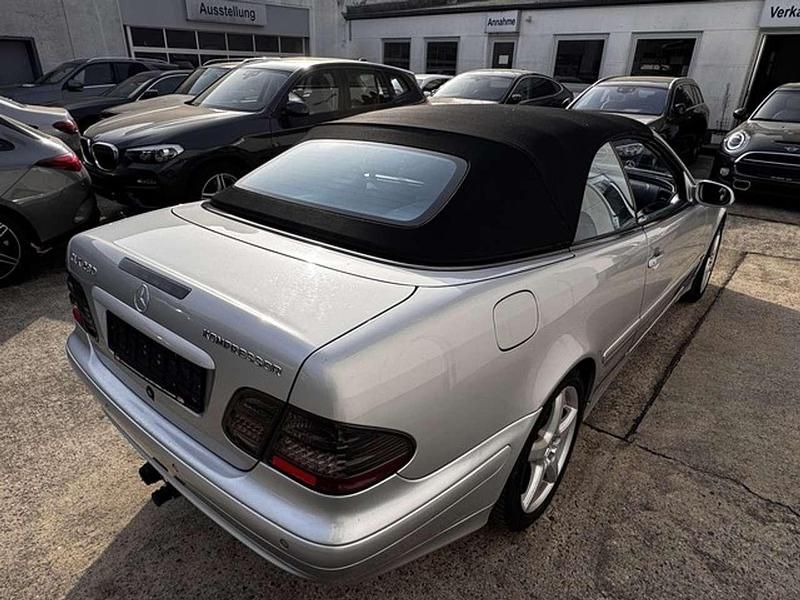 Gebraucht Mercedes CLK230 193 PS (141 kW) 2001 Silber Cabrio