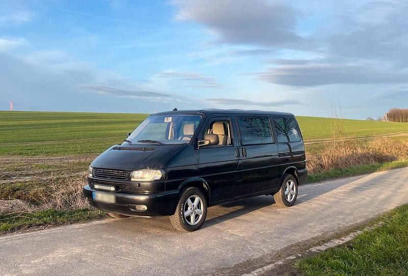 Second-hand VW T4 204 CP (150 kW) 2001 Negru Van