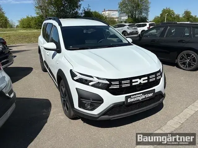 Neu Dacia Jogger Expression 141 PS (103 kW) 2026 Weiß Van / Kleinbus