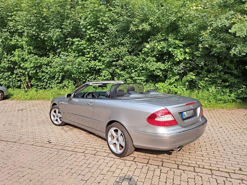 Gebraucht Mercedes CLK200 Elegance 184 PS (135 kW) 2008 Silber Cabrio