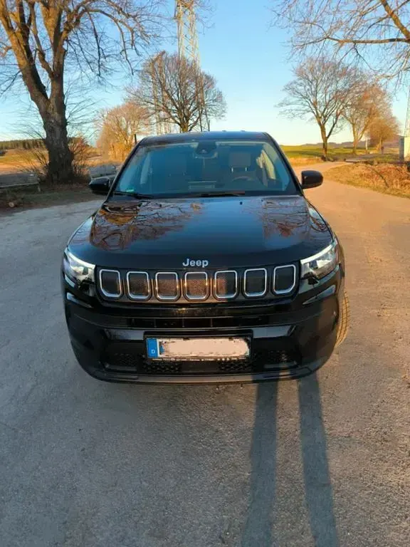 Gebraucht Jeep Compass Limited 131 PS (96 kW) 2023 Schwarz SUV