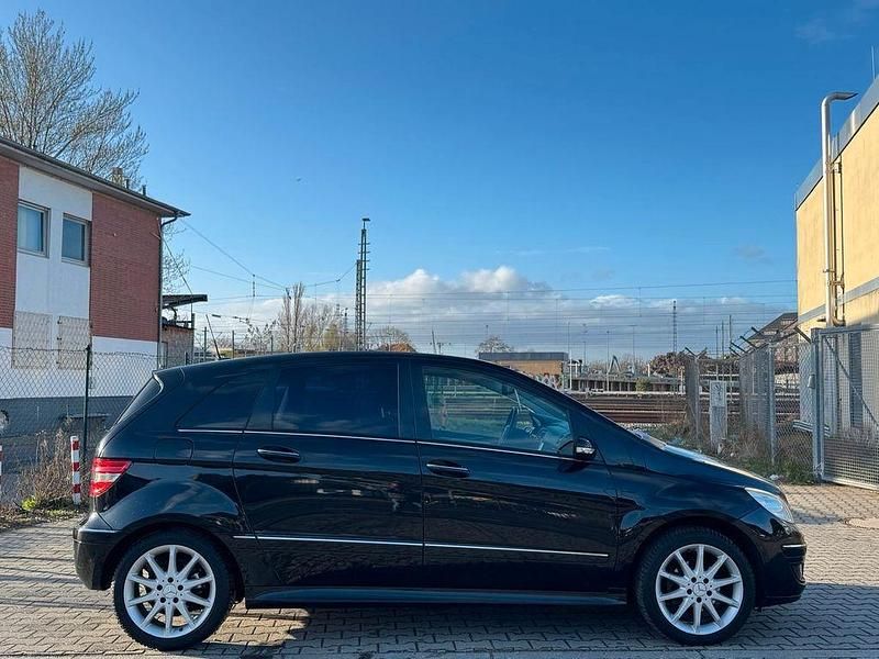 Gebraucht Mercedes B170 Edition 116 PS (85 kW) 2007 Kosmosschwarz  metalliclack Van / Kleinbus
