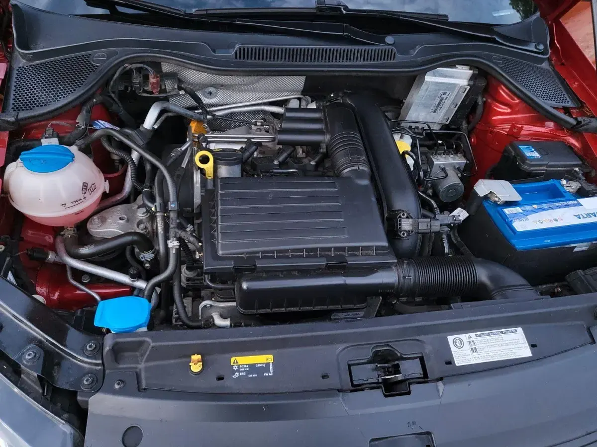 Gebraucht VW Polo Highline 110 PS (80 kW) 2014 Rot Kleinwagen