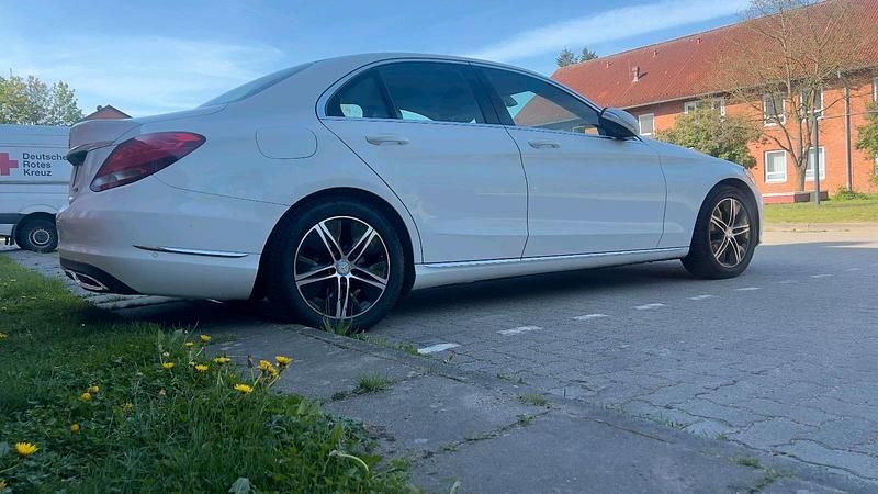 Gebraucht Mercedes C220 170 PS (125 kW) 2014 Weiß Limousine