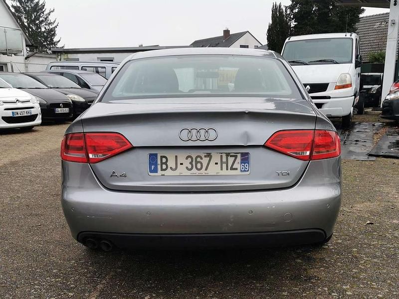 Gebraucht Audi A4 Attraction 143 PS (105 kW) 2011 Quarzgrau metallic Limousine
