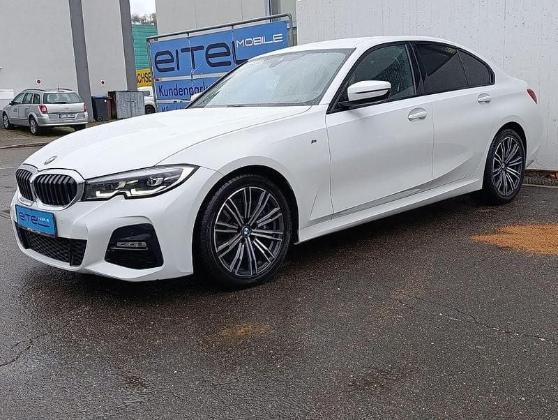 Weiß Gebraucht 2019 BMW 330 M Sport Limousine | 28.990 € (Superpreis) - Bild 1/4