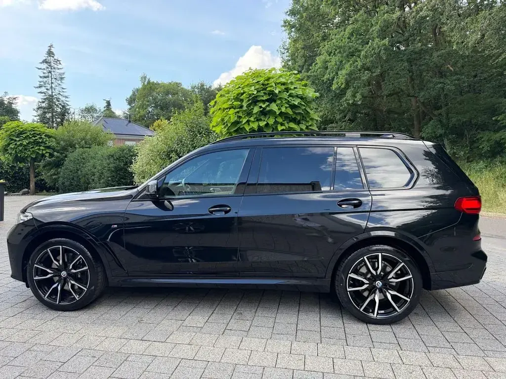 Gebraucht BMW X7 M Sport 340 PS (250 kW) 2022 Schwarz SUV