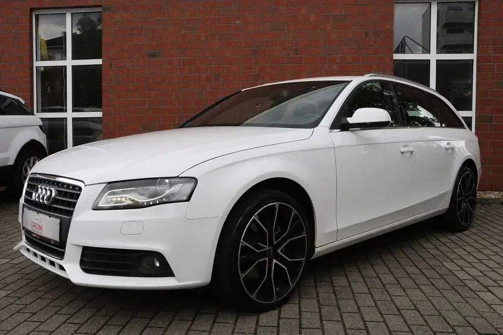Używany Audi A4 Ambiente 143 KM (105 kW) 2011 Biały Kombi