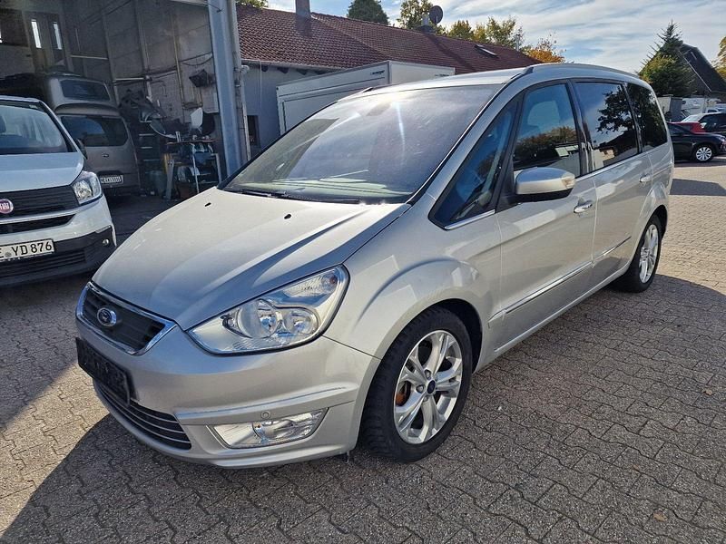 Silber Gebraucht 2013 Ford Galaxy Titanium Van / Kleinbus | 11.990 € (Teuer) - Bild 1/4