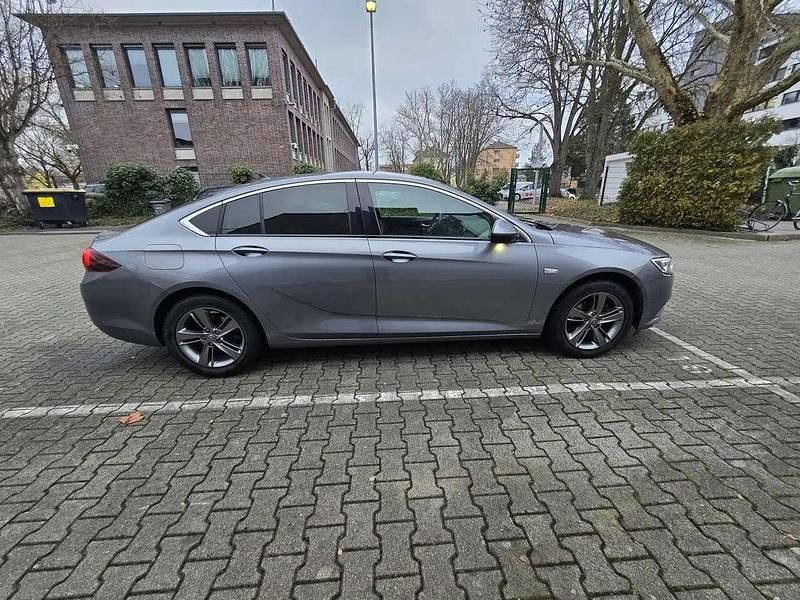 Gebraucht Opel Insignia Country Tourer Dynamic 165 PS (121 kW) 2018 Grau Limousine