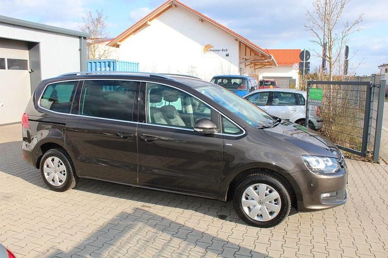 Gebraucht VW Sharan Life 140 PS (102 kW) 2014 Schwarz Van / Kleinbus