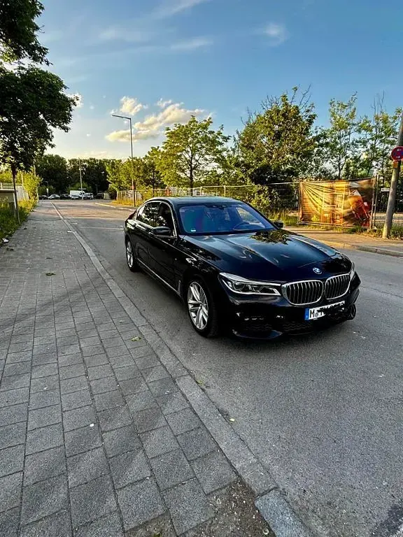 Gebraucht BMW 750L Performance 449 PS (330 kW) 2016 Schwarz Limousine