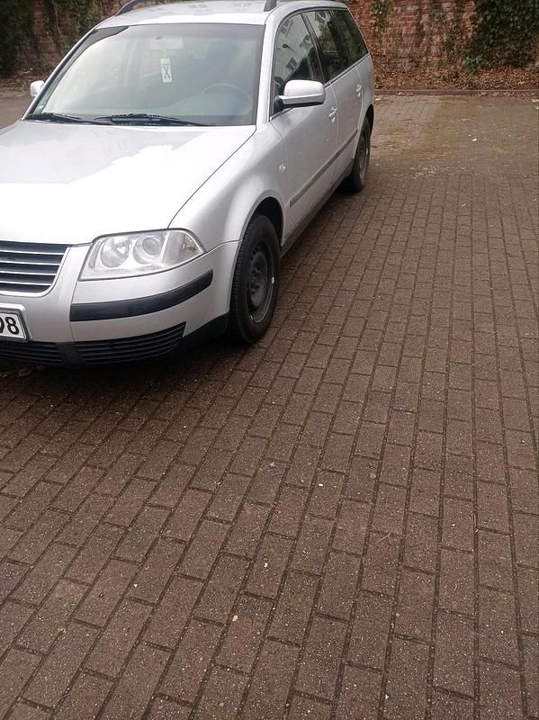 Gebraucht VW Passat 101 PS (74 kW) 2001 Beige Kombi